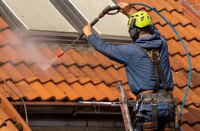 Démoussage et hydrofuge de toiture à Villemandeur
